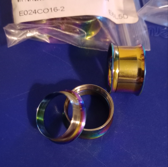 OIL SLICK SCREW BACK  STAINLESS STEEL TUNNELS - Picture 4 of 6